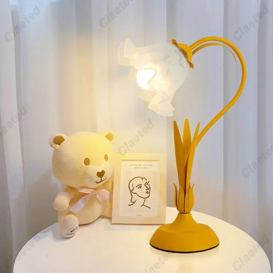 Retro French Romantic Flower Desk Lamp Atmosphere Sense Bedside Table Lights Cream Style Pastoral Country for Home Bedroom