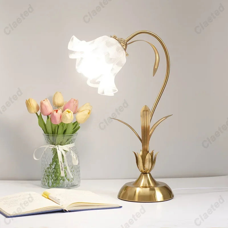 Retro French Romantic Flower Desk Lamp Atmosphere Sense Bedside Table Lights Cream Style Pastoral Country for Home Bedroom